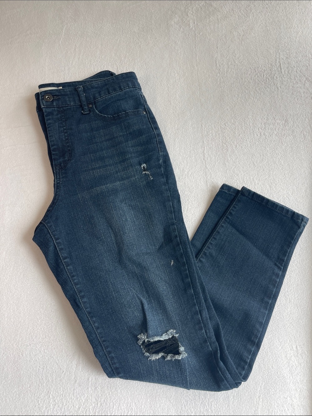 Jessica Simpson Adored High Rise Ankle Distressed Jeans 29